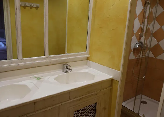 Domaine La Grande Bruyere Hotel *